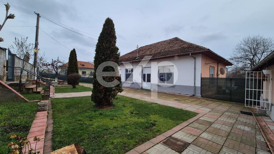 Spațiu comercial, de 300 mp, în Bălilești