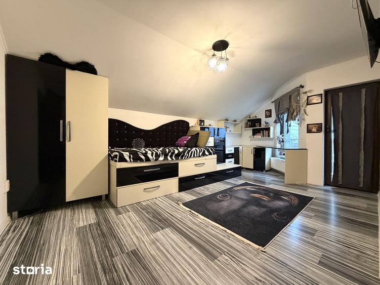 Casă cu 5 camere cu Teren 576 Mp în Sânandrei