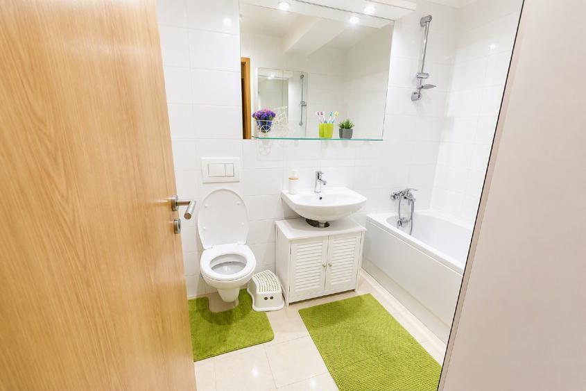 Apartament cu 4 camere decomandat, mobilat în Dristor