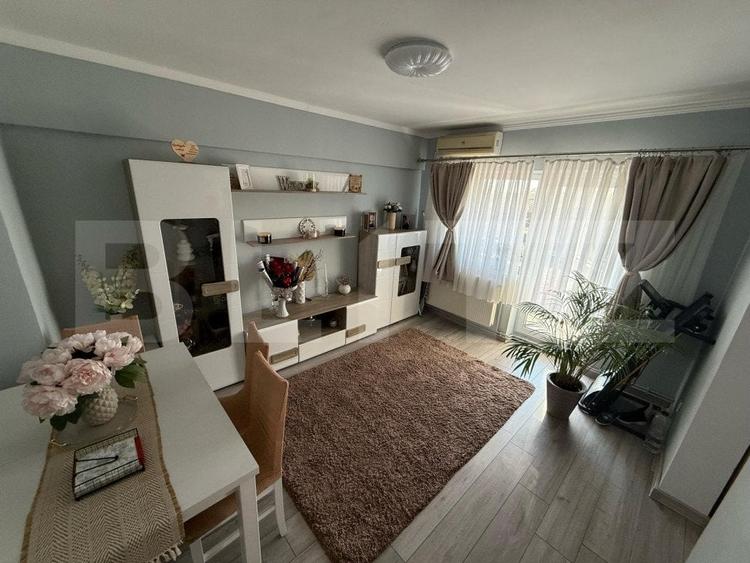 Apartament cu 4 camere decomandat, mobilat în Carpați 1