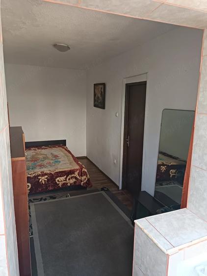 Apartament cu 2 camere semidecomandat în Girocului