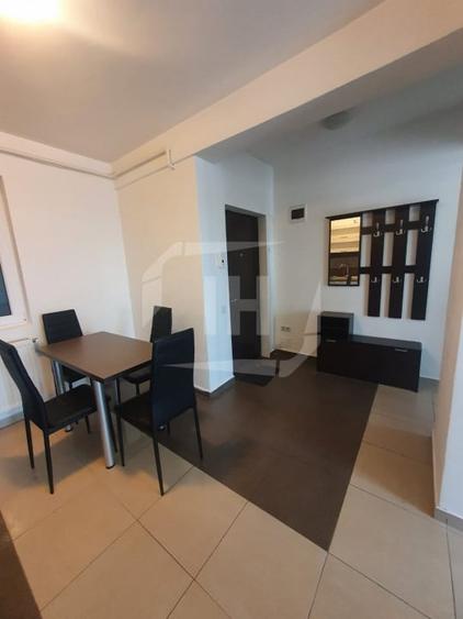 Apartament cu 3 camere semidecomandat, mobilat în Iris