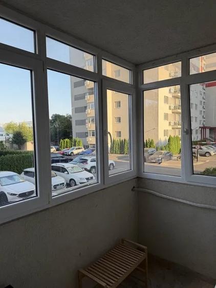 Apartament cu 3 camere decomandat, mobilat în Păcii