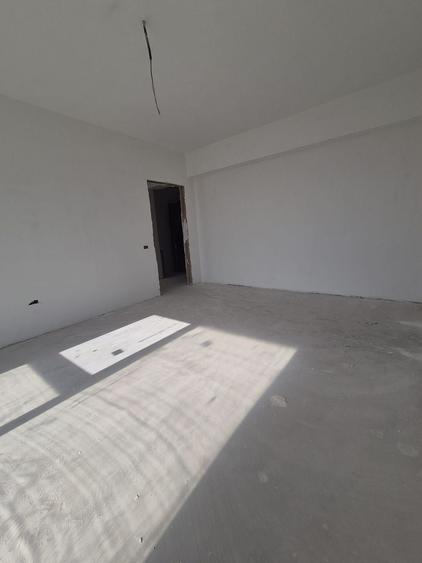 Apartament cu 3 camere decomandat în Theodor Pallady