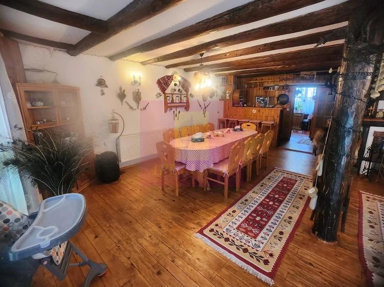 Casă cu 6 camere cu Teren 327 Mp în Zamora