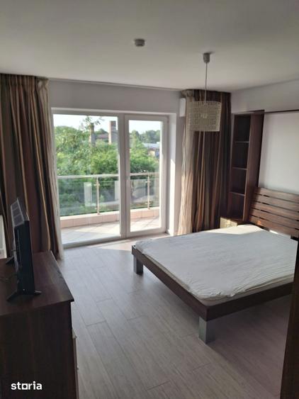 Apartament cu 3 camere decomandat în Pajura