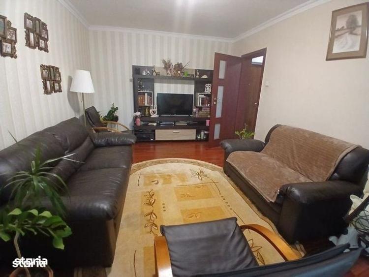 Apartament cu 4 camere decomandat, mobilat în Apărătorii Patriei