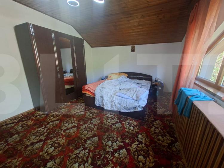Casă cu 5 camere cu Teren 4500 Mp în Vâlcele