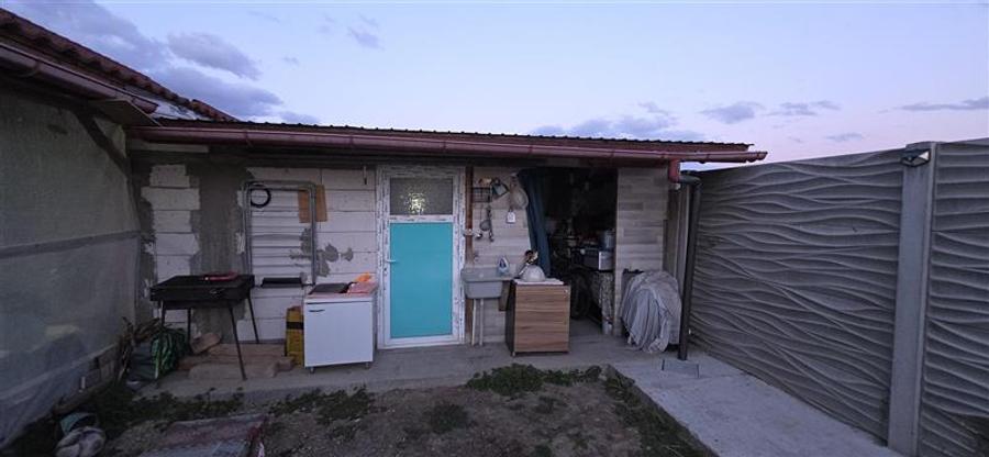 Duplex cu 3 camere cu Teren 250 Mp în Bucovăț (Remetea Mare)