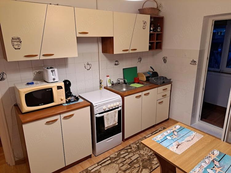 Apartament cu 3 camere decomandat în Faleza Nord