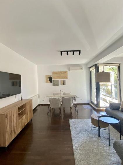 Apartament cu 3 camere semidecomandat, mobilat în Herăstrău