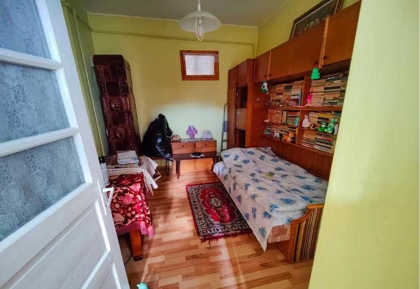 Casă cu 4 camere în Central