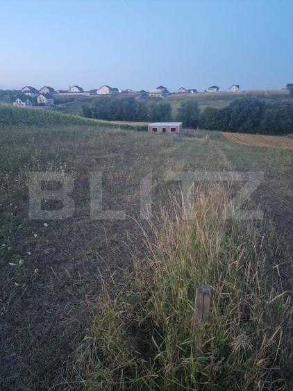 Teren Construcții intravilan de 1571 mp, în Periferie