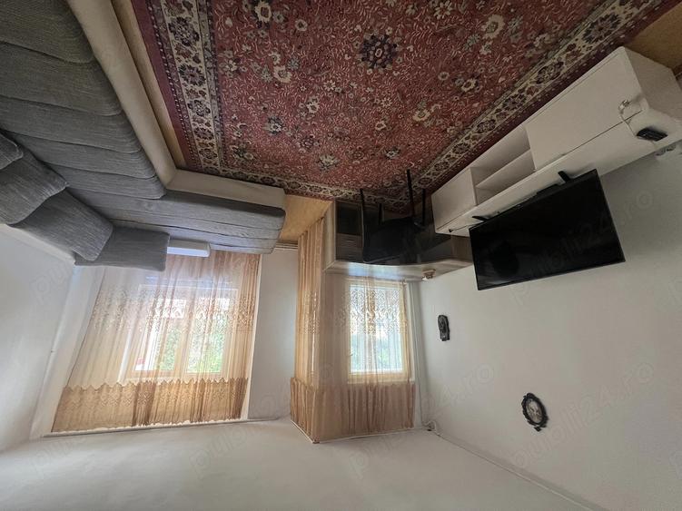 Apartament cu 3 camere decomandat în Sud
