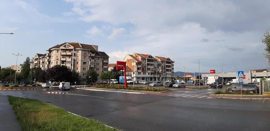 Garsonieră decomandată în Central