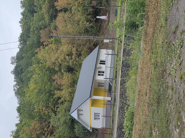 Casă cu Teren 663 Mp în Leșnic