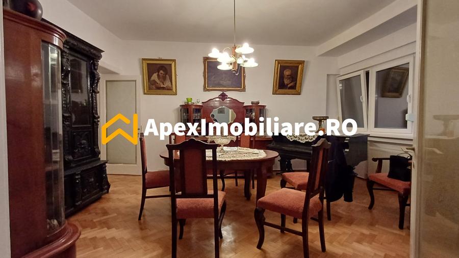 Apartament cu 4 camere circular, mobilat în Gara de Nord