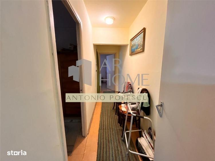 Apartament cu 3 camere semidecomandat în Lipănești