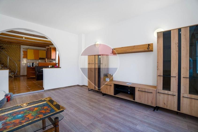 Apartament cu 4 camere decomandat, mobilat în Centrul Civic