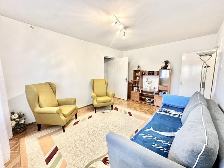 Apartament cu 3 camere semidecomandat, mobilat în Girocului