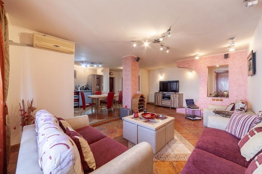 Apartament cu 4 camere decomandat, mobilat în Bere