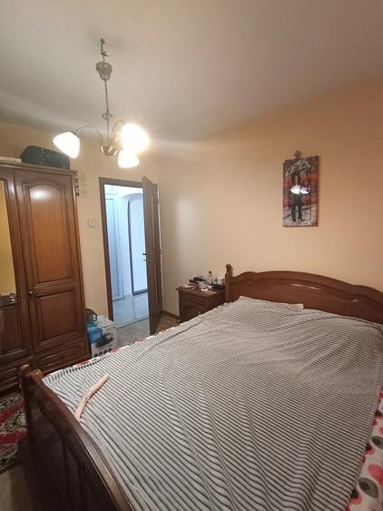 Apartament cu 3 camere decomandat în Inel II