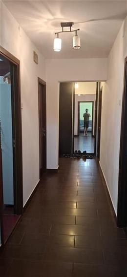 Apartament cu 2 camere decomandat în Tei