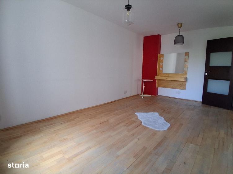 Apartament cu 4 camere în Crângași