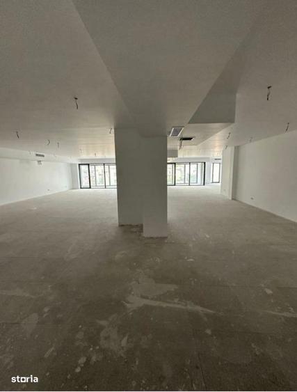 Spațiu comercial, de 230 mp, în Barbu Văcărescu
