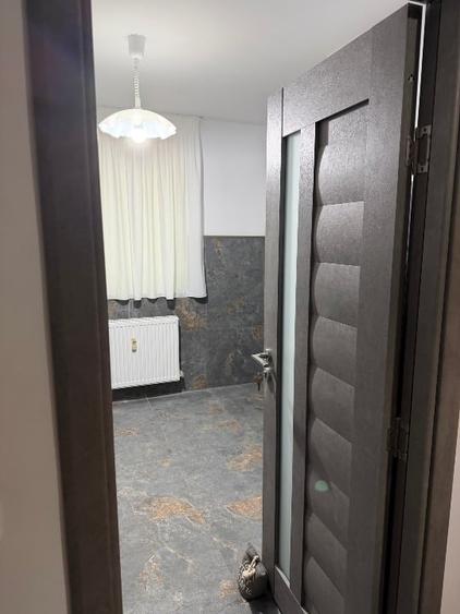 Apartament cu 3 camere decomandat, mobilat în Drumul Taberei