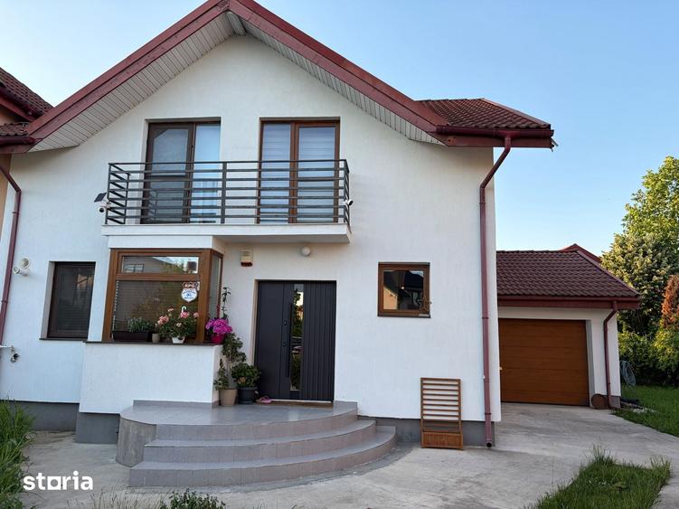 Casă cu 4 camere cu Teren 400 Mp în Central