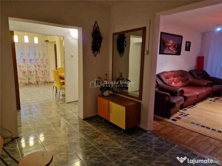 Apartament cu 3 camere decomandat în Central