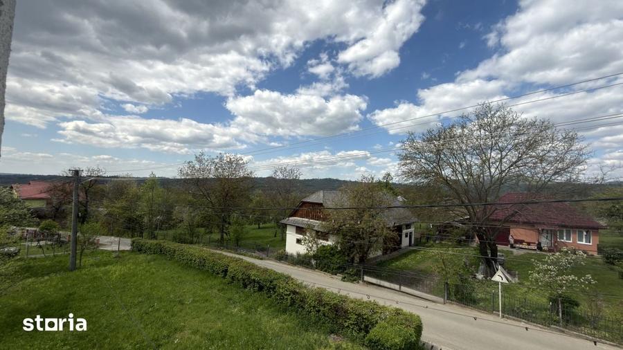 Casă cu 3 camere cu Teren 2200 Mp în Șișești