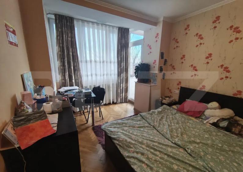 Apartament cu 4 camere decomandat în Decebal