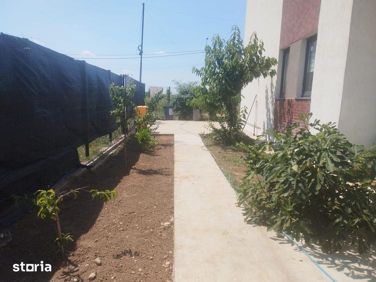 Casă cu 3 camere cu Teren 200 Mp în Central