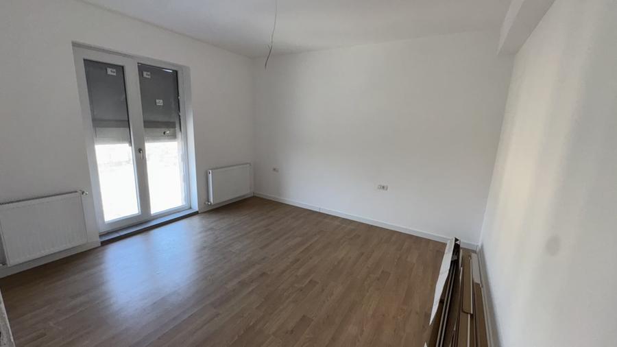 Apartament cu 2 camere decomandat în Romanești
