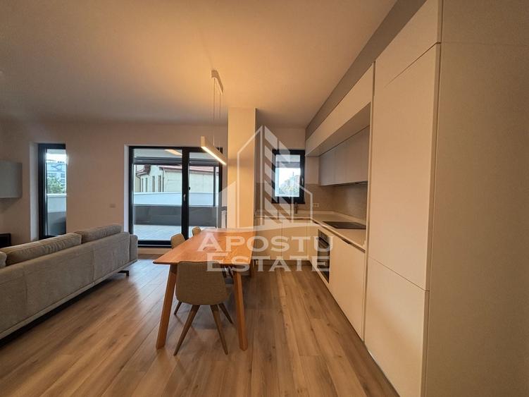 Apartament cu 3 camere semidecomandat în Take Ionescu