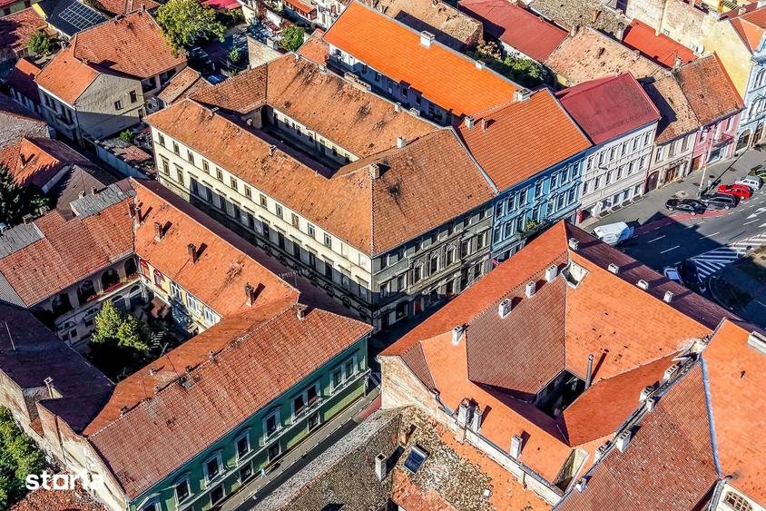 Spațiu comercial, de 2,310 mp, în Central