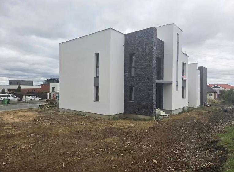 Casă cu 3 camere în Europa
