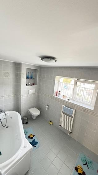 Casă individuală cu 7 camere cu Canalizare în Exterior Est