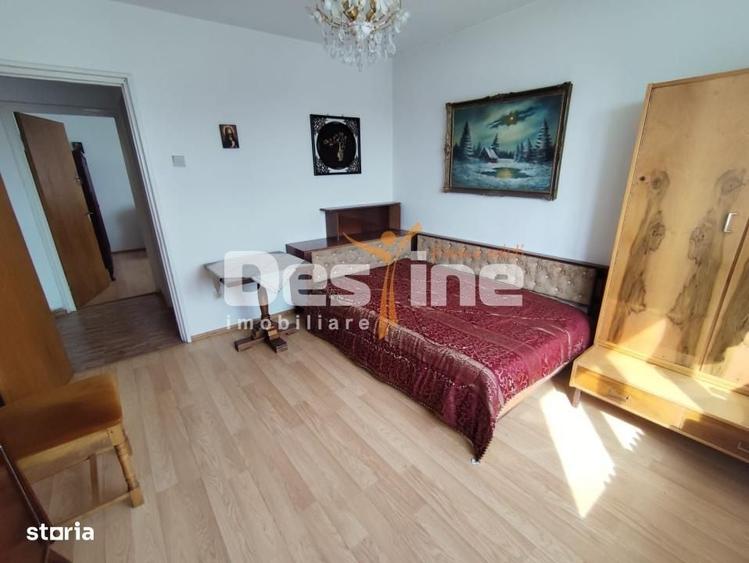 Apartament cu 3 camere, mobilat în Republicii