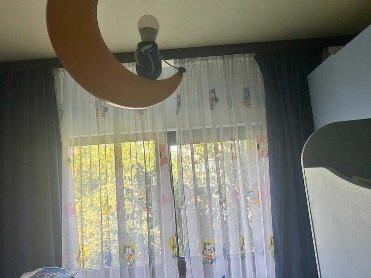 Apartament cu 3 camere semidecomandat în Mihai Bravu