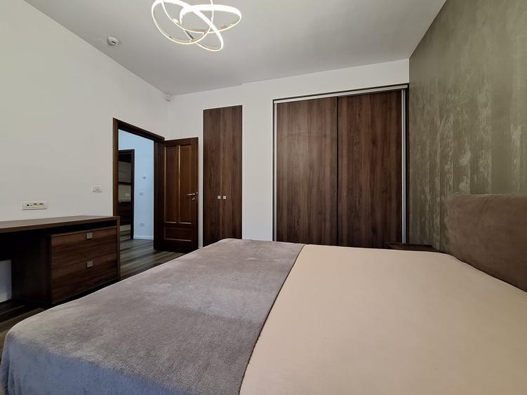 Apartament cu 3 camere decomandat, mobilat în Lipovei