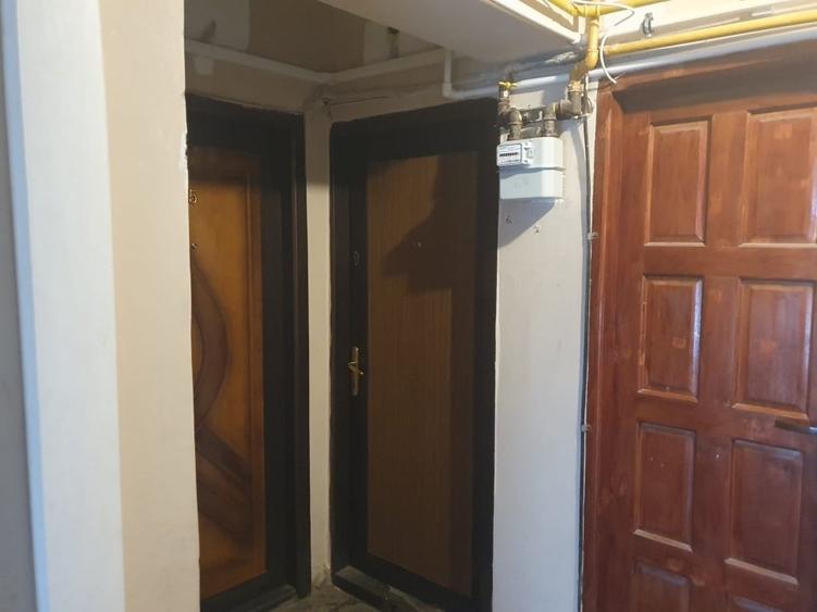 Apartament cu 3 camere decomandat, mobilat în 9 Mai