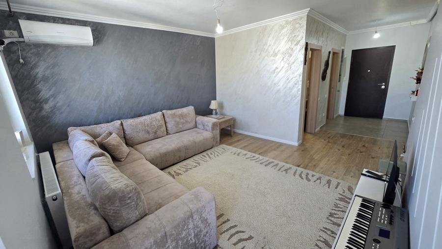 Apartament cu 3 camere decomandat, mobilat în Drumul Taberei