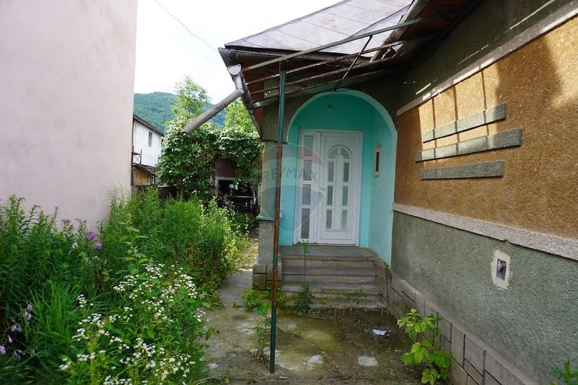 Teren de 2785 mp, în Central