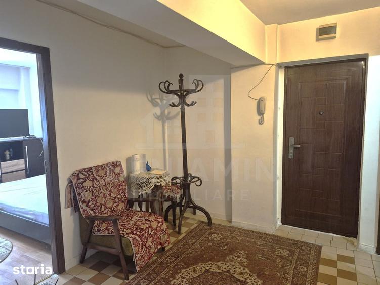 Apartament cu 3 camere decomandat în Sărari