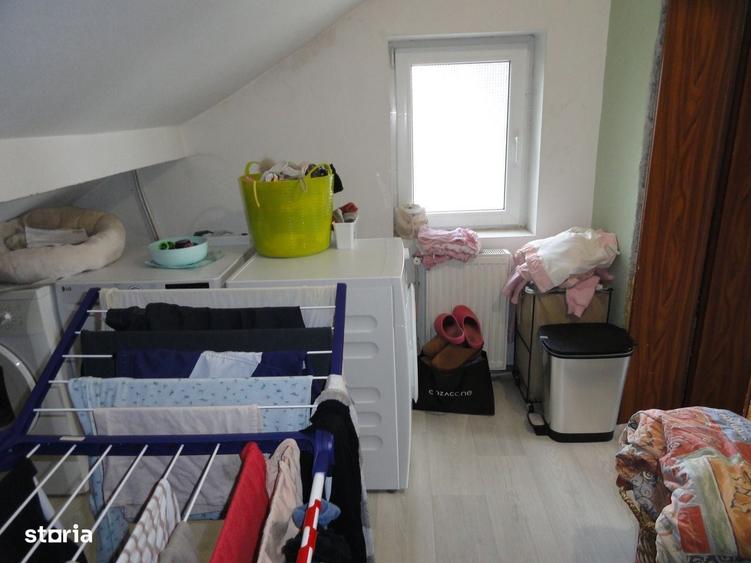 Casă cu 4 camere cu Teren 500 Mp în Central