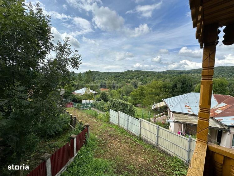 Casă cu 4 camere în Coțofenești