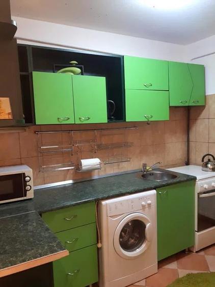 Apartament cu 2 camere decomandat în Podu Roș
